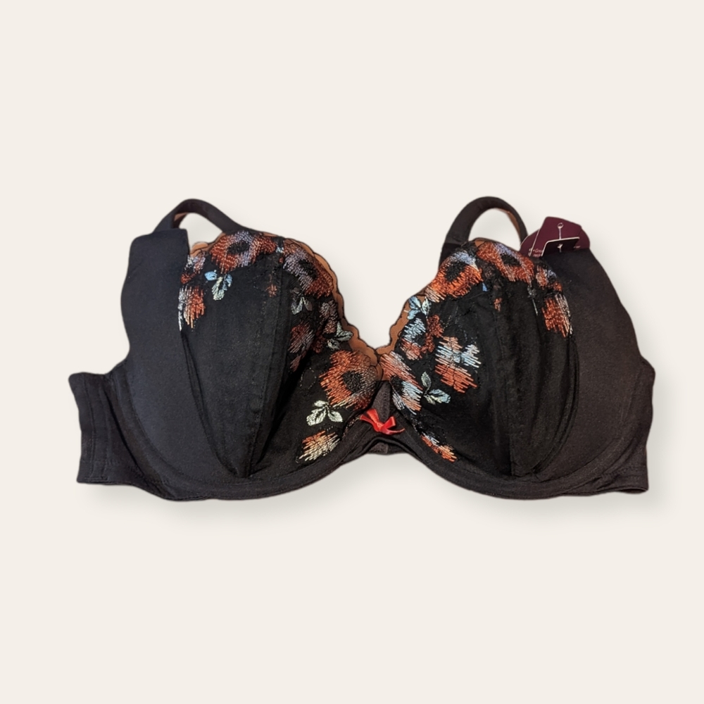Cacique Embroidered Plunge Bra 36DD